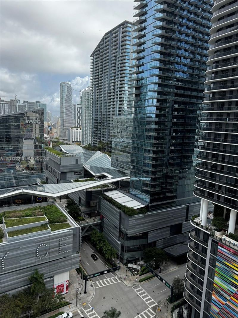 45 SW 9th St, Unit 2009, Miami, FL 33130 Photo