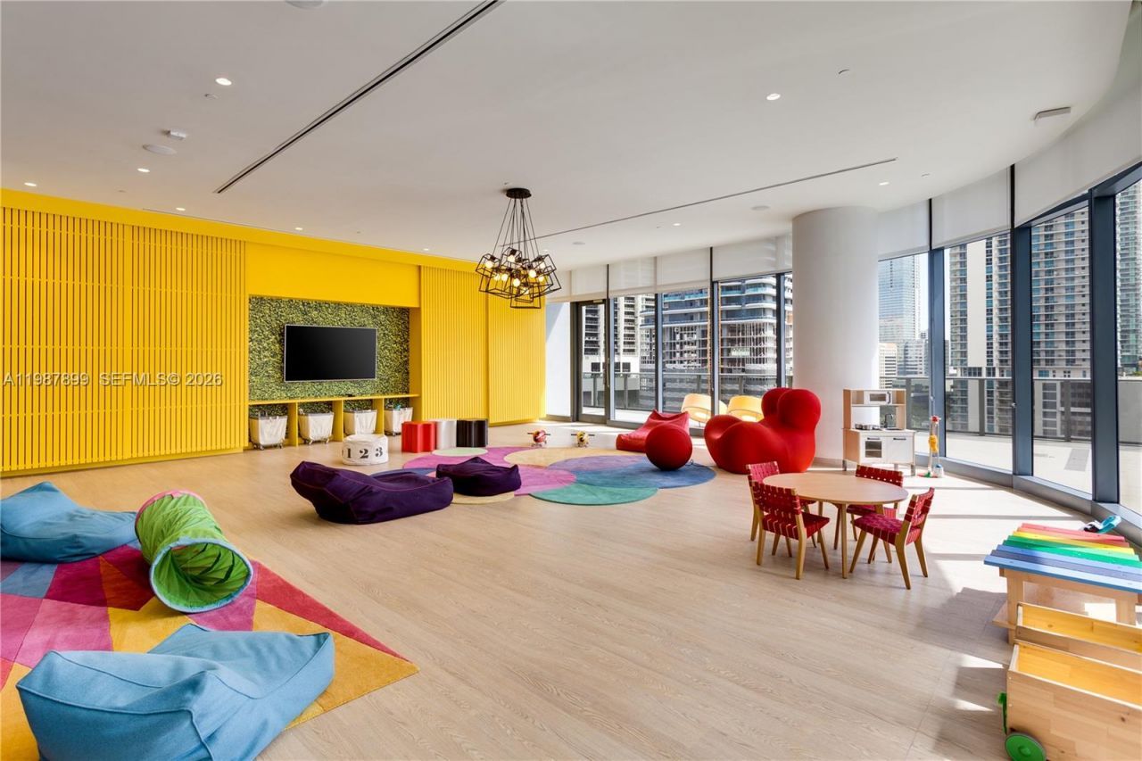 45 SW 9th St, Unit 2009, Miami, FL 33130 Photo