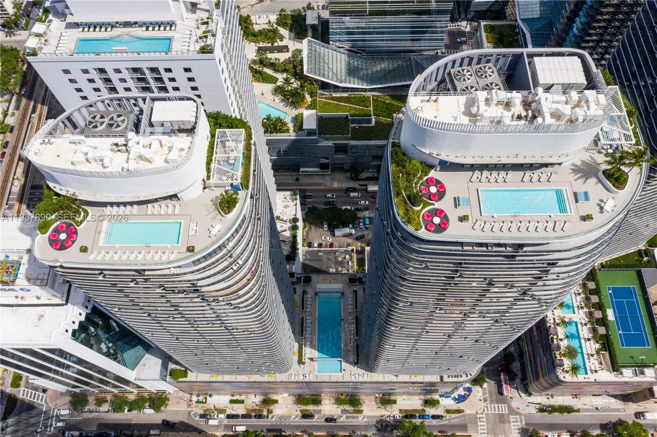 45 SW 9th St, Unit 2009, Miami, FL 33130 Photo