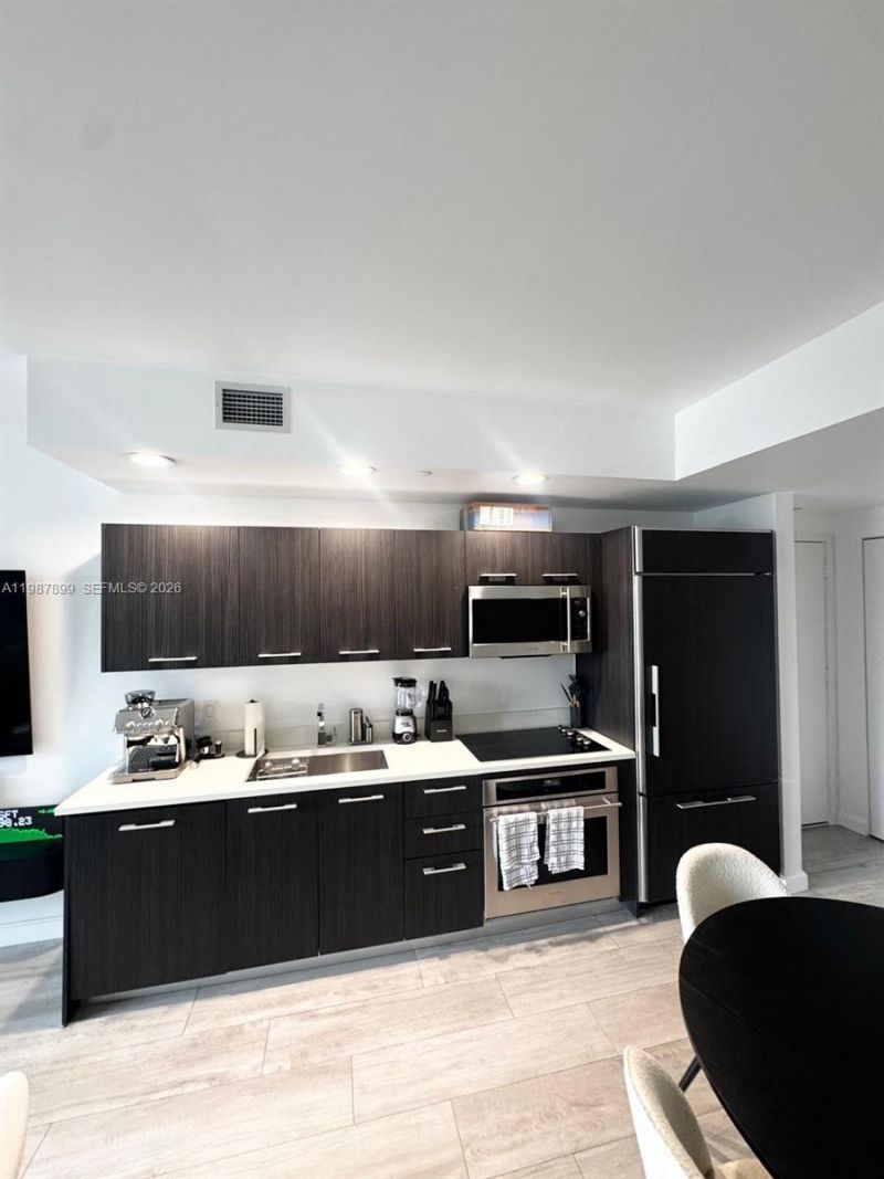 45 SW 9th St, Unit 2009, Miami, FL 33130 Photo