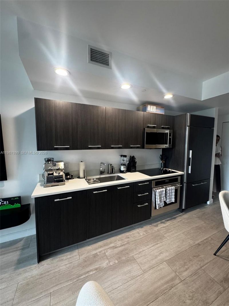 45 SW 9th St , Unit 2009, Miami, FL 33130 Photo