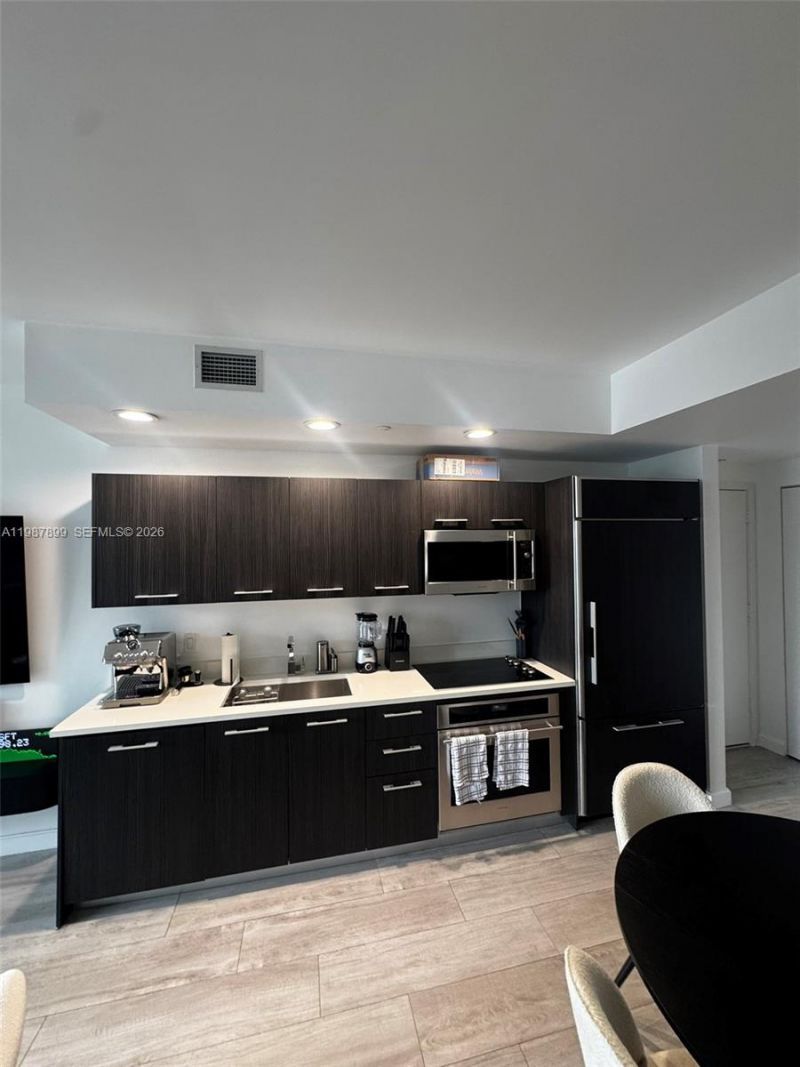 45 SW 9th St , Unit 2009, Miami, FL 33130 Photo