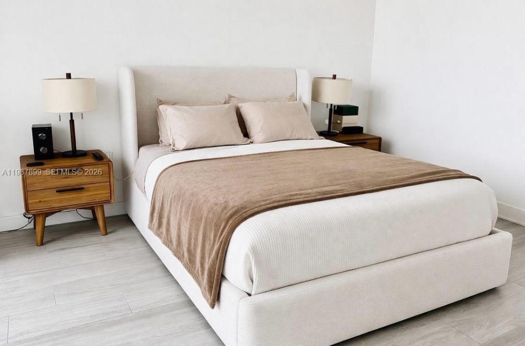 45 SW 9th St, Unit 2009, Miami, FL 33130 Photo