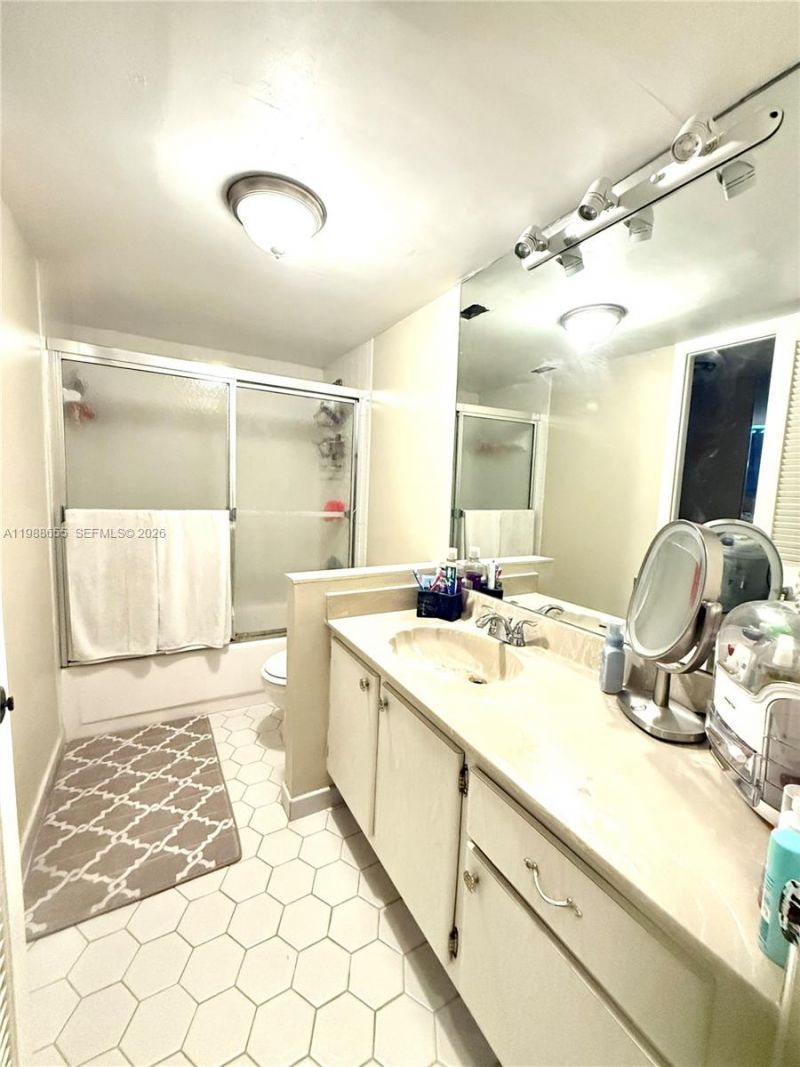 10000 W Bay Harbor Dr, Unit PH4, Bay Harbor Islands, FL 33154 Photo