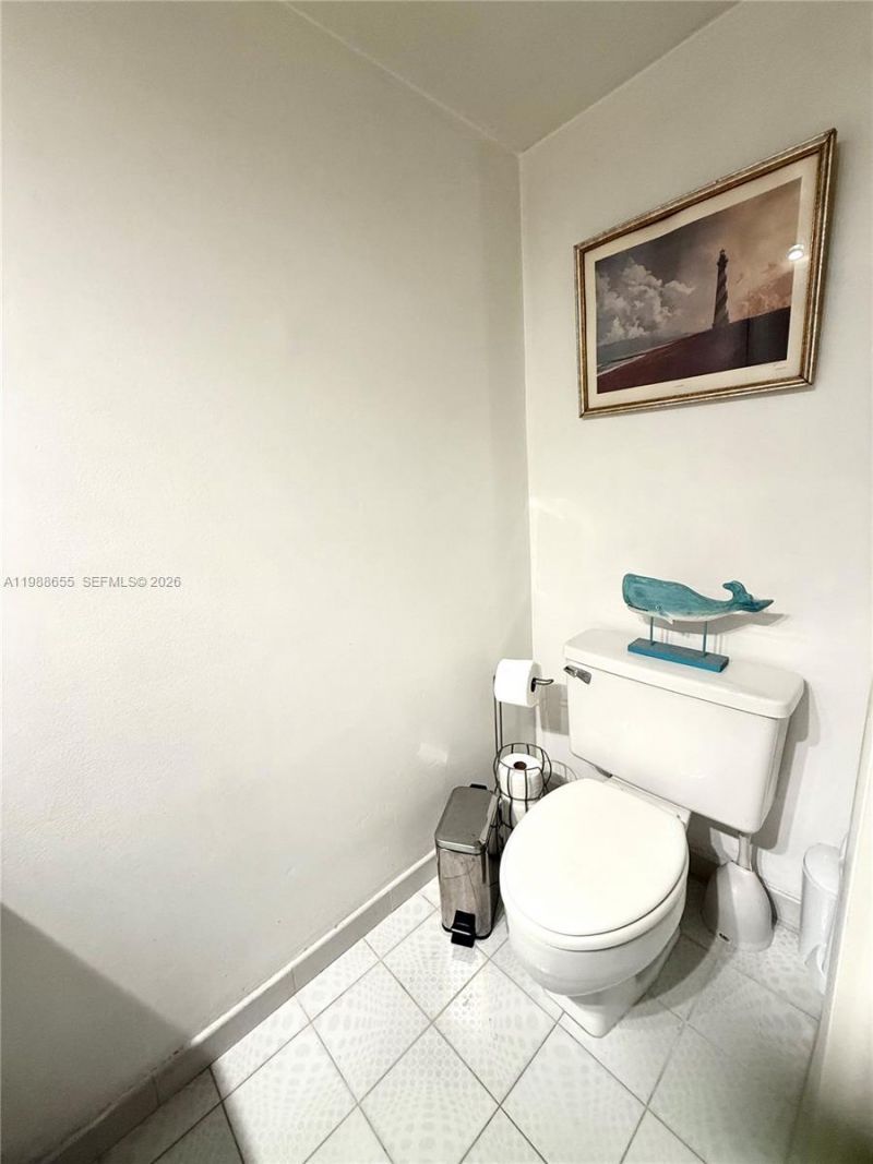 10000 W Bay Harbor Dr, Unit PH4, Bay Harbor Islands, FL 33154 Photo