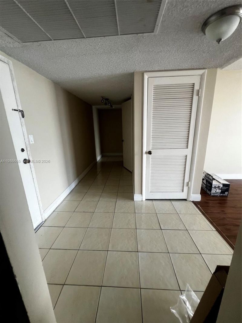 10000 W Bay Harbor Dr, Unit PH4, Bay Harbor Islands, FL 33154 Photo
