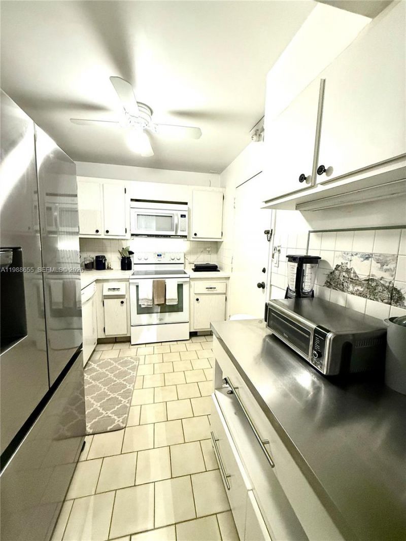 10000 W Bay Harbor Dr, Unit PH4, Bay Harbor Islands, FL 33154 Photo