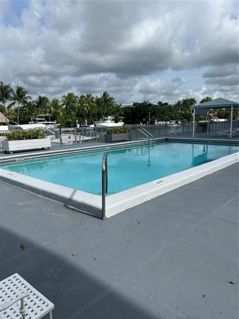 10000 W Bay Harbor Dr , Unit PH4, Bay Harbor Islands, FL 33154 Photo