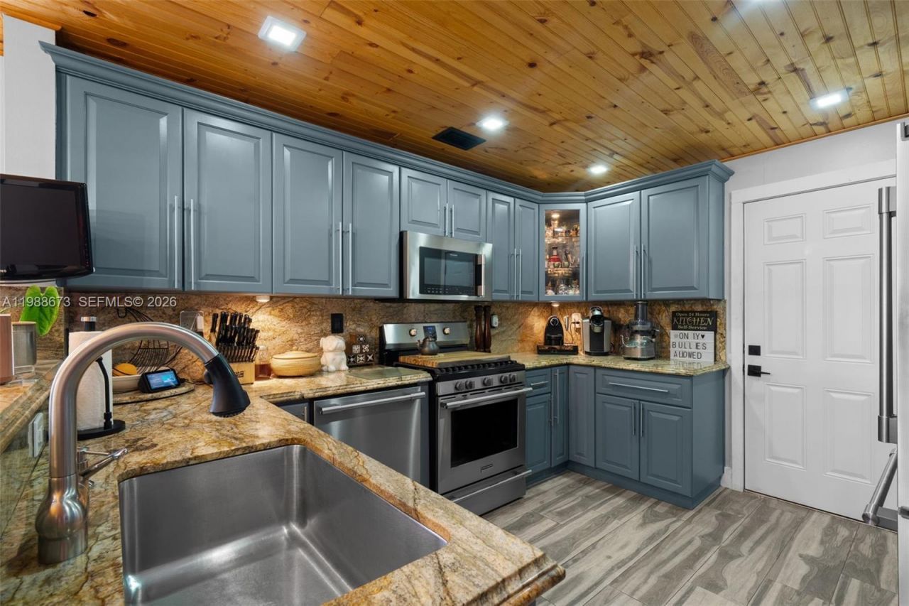 14888 SW 140th St , Miami, FL 33196 Photo