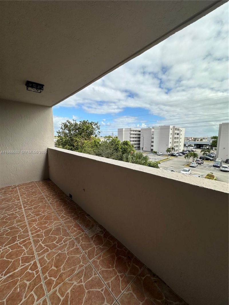 6091 W 22nd Ct , Unit 408, Hialeah, FL 33016 Photo