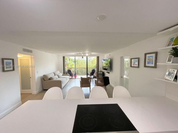 101 Ocean Lane Dr , Unit 304, Key Biscayne, FL 33149