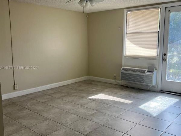 2701 Riverside Dr , Unit 308-B, Coral Springs, FL 33065