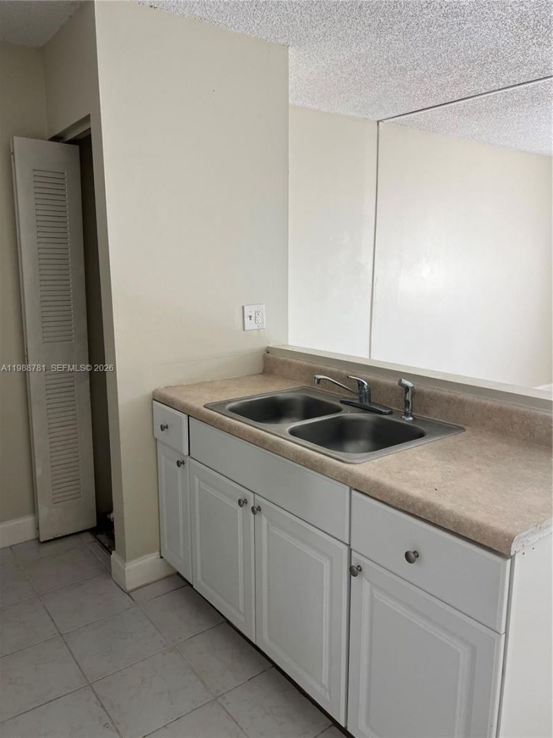 2701 Riverside Dr , Unit 308-B, Coral Springs, FL 33065 Photo