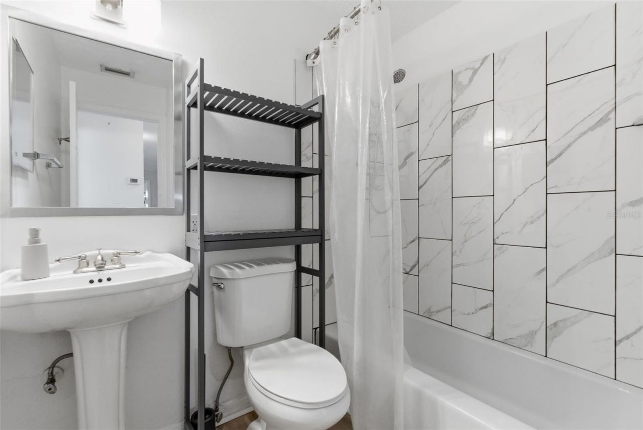2227 Montclair Drive, Unit 1, Sarasota, FL 34231 Photo