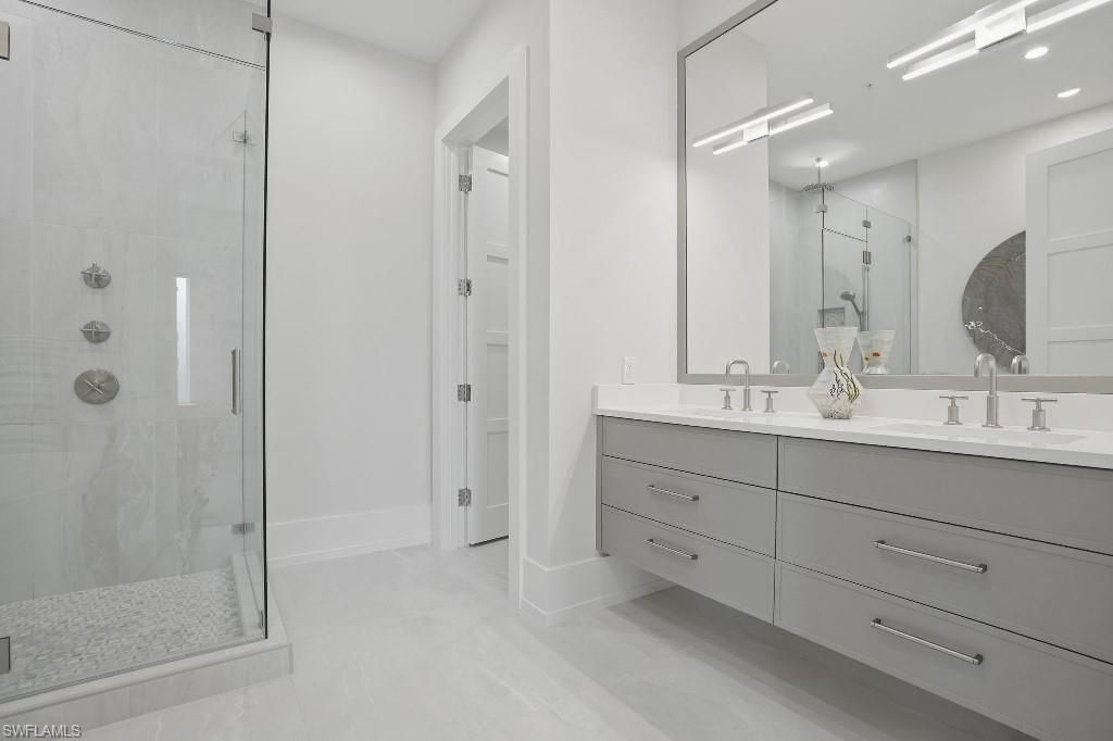 201 8th St S, Unit 309, Naples, FL 34102 Photo