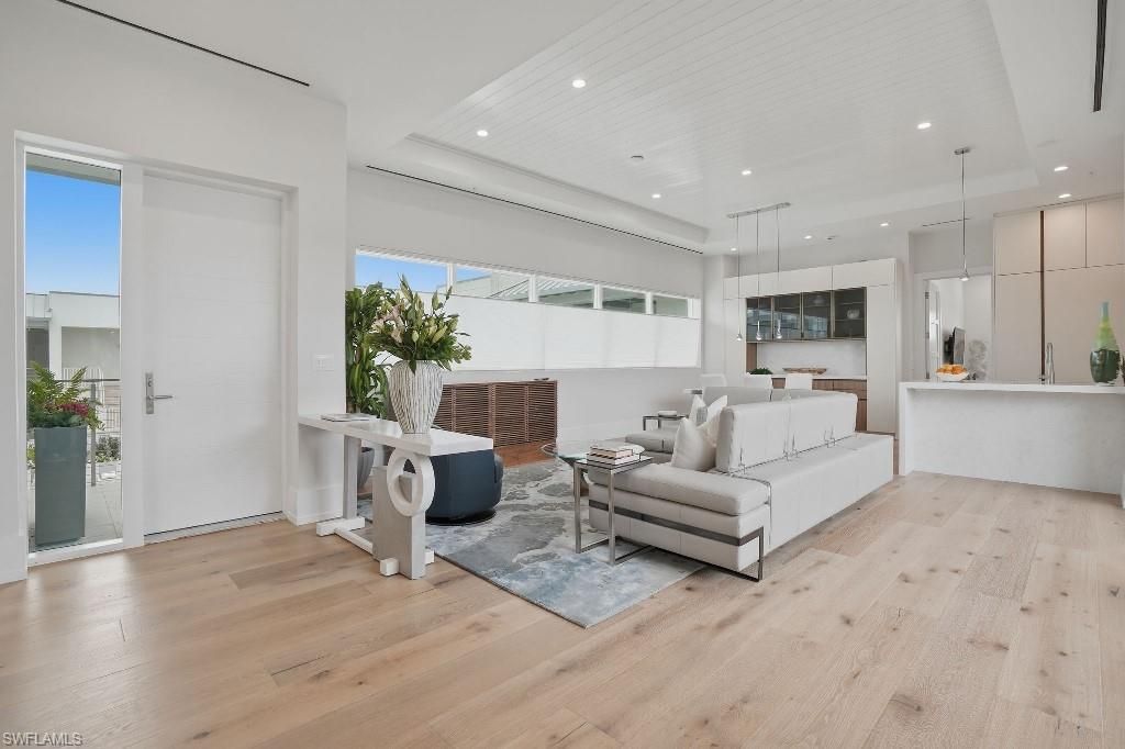 201 8th St S, Unit 309, Naples, FL 34102 Photo