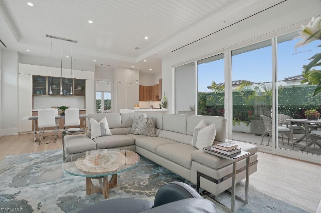 201 8th St S, Unit 309, Naples, FL 34102 Photo