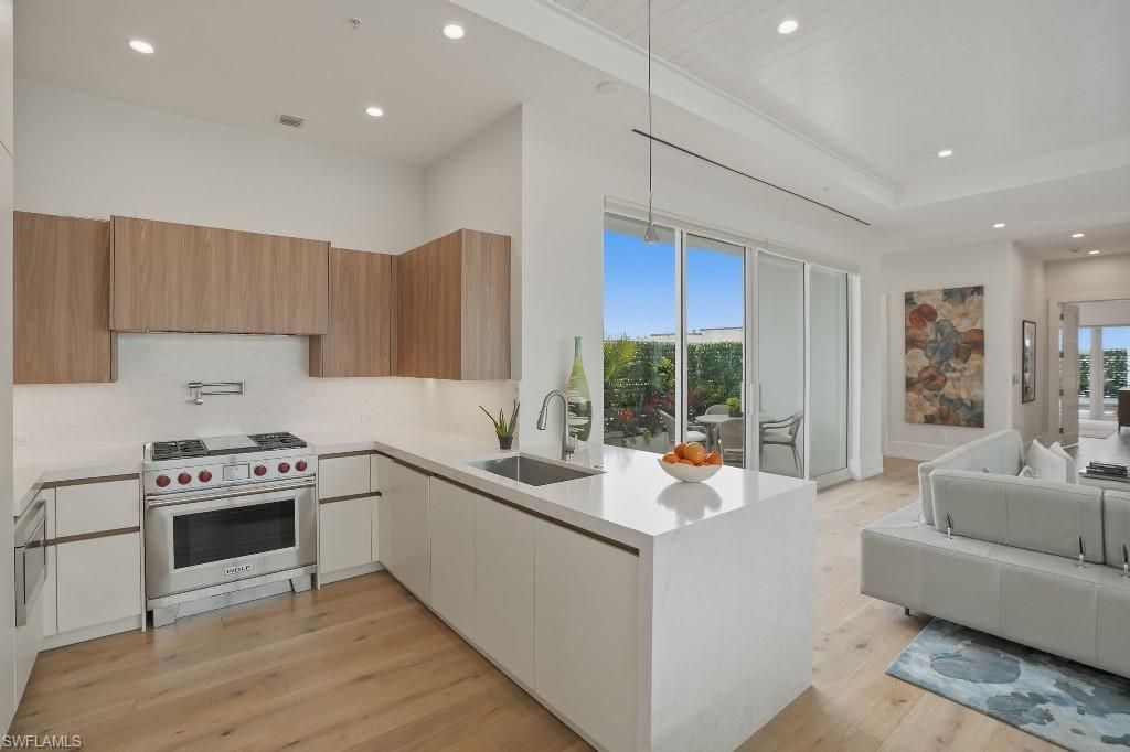 201 8th St S, Unit 309, Naples, FL 34102 Photo