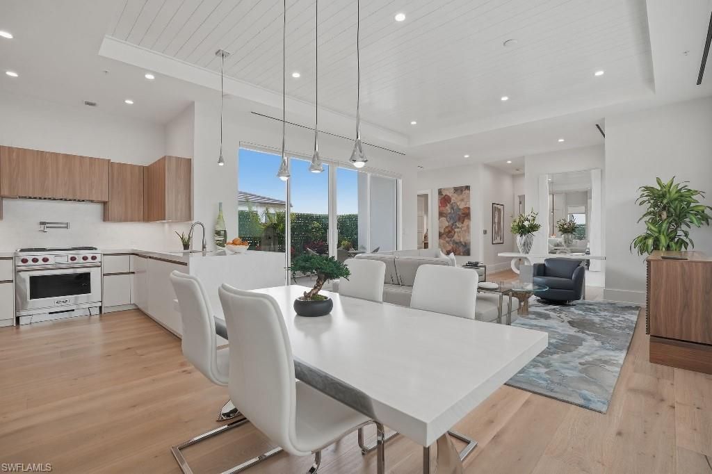 201 8th St S, Unit 309, Naples, FL 34102 Photo