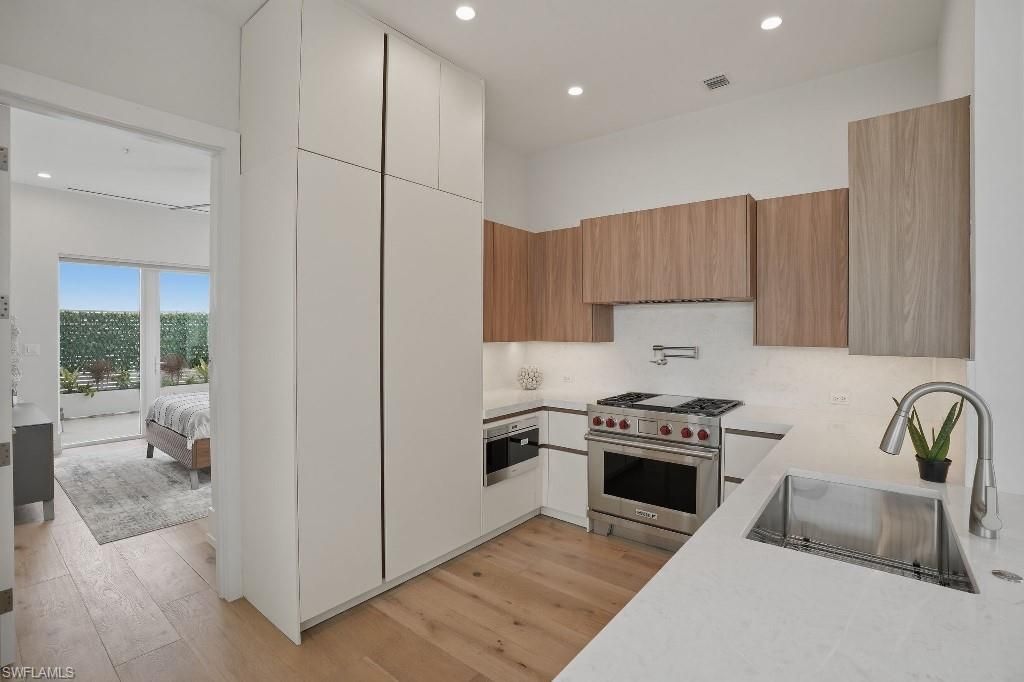 201 8th St S, Unit 309, Naples, FL 34102 Photo