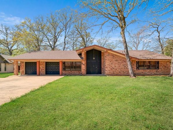 830 39th Street SE, Paris, TX 75462