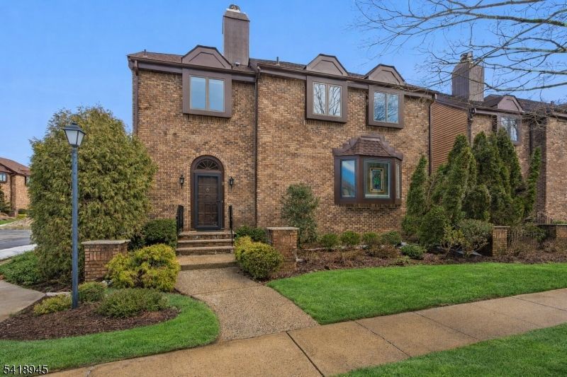 9 Klara Ct, Madison, NJ 07940 Main Photo