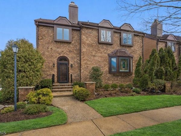 9 Klara Ct, Madison, NJ 07940