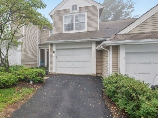 9 Mahogany Way, Randolph, NJ 07869