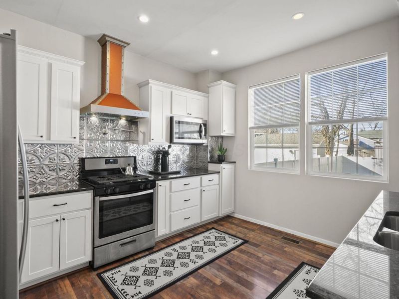 674 Stanley Avenue, Columbus, OH 43206 Photo 7