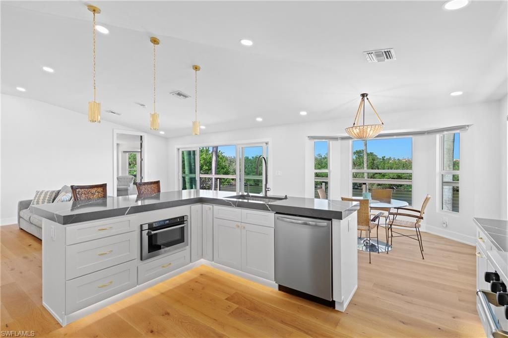 1836 Harbor Ln, Naples, FL 34104 Photo