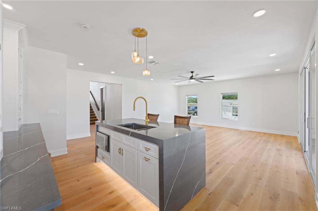 1836 Harbor Ln, Naples, FL 34104 Photo