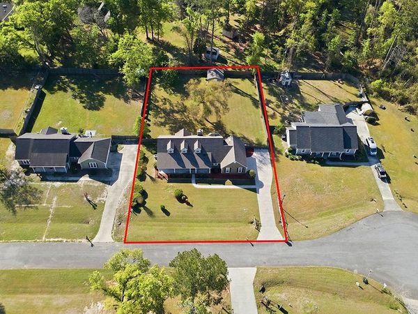 3825 Winchester Place, Valdosta, GA 31602