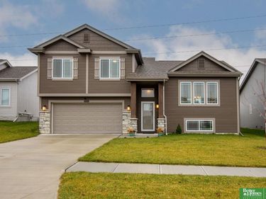 16929 Nebraska Avenue , Omaha, NE 68116