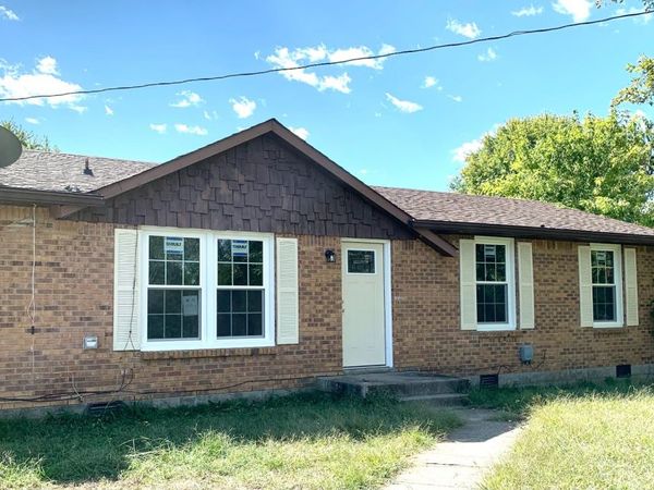 512 Kellia Dr , Clarksville, TN 37042