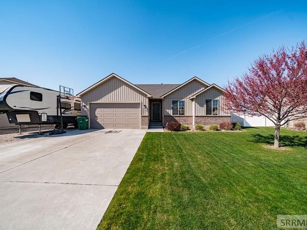 5215 Ryanne Way, IONA, ID 83427