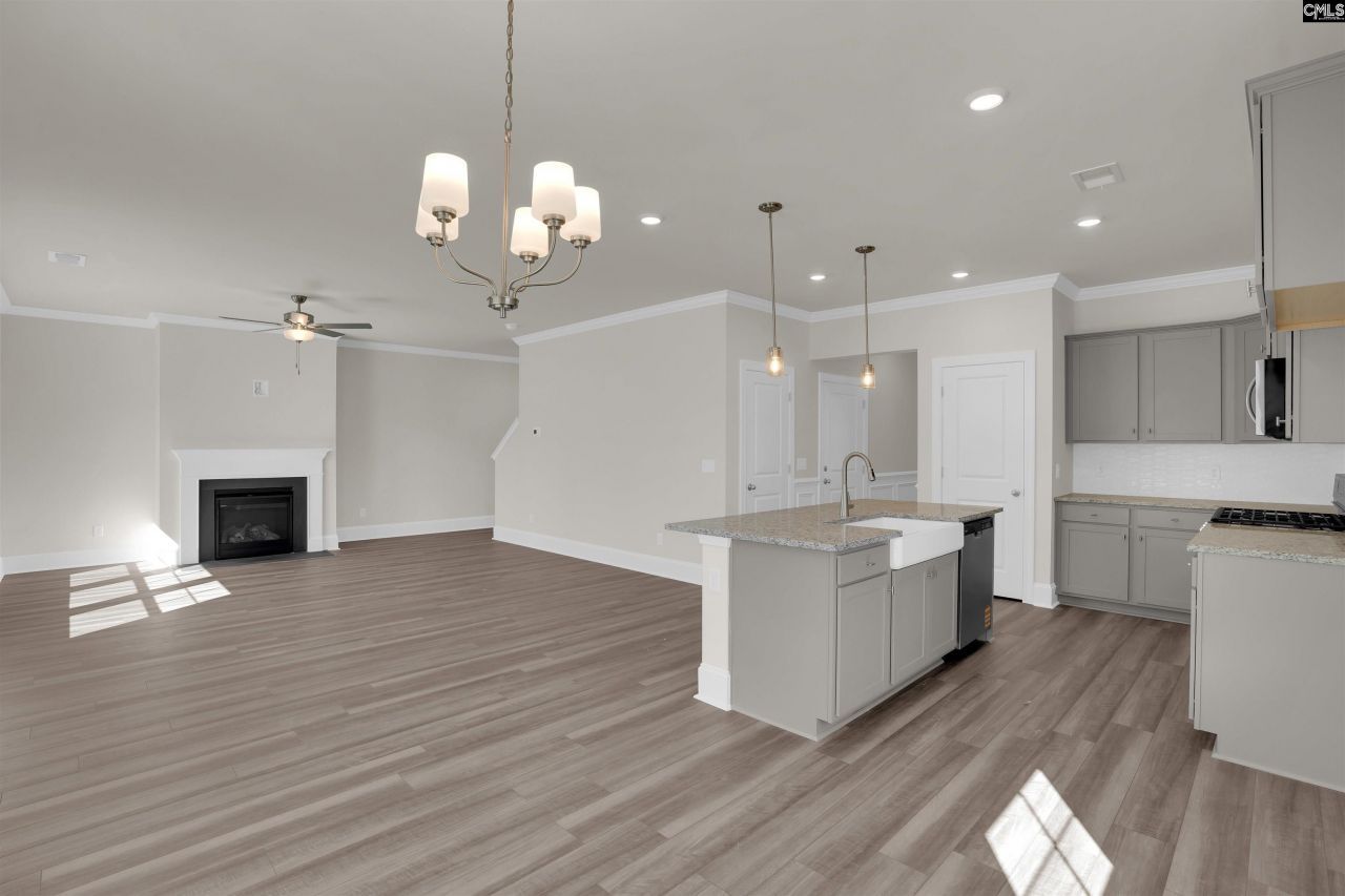 618 Griffon Drive  Photo 10