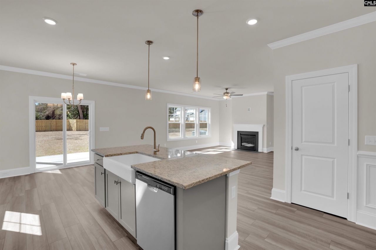 618 Griffon Drive  Photo 7