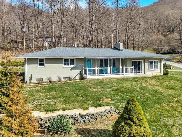 11974 US Highway 421 Highway N, Zionville, NC 26989