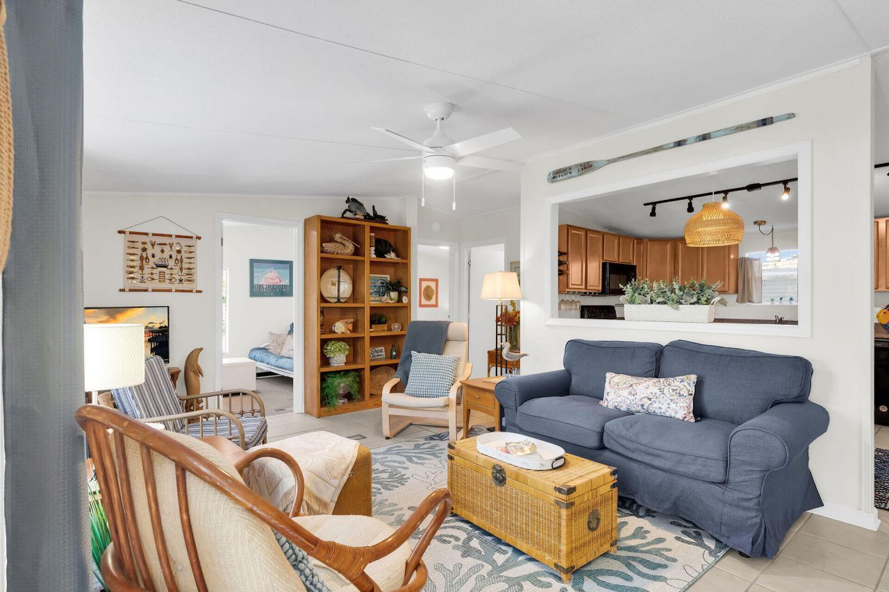 11 Oakwood Avenue, Key Largo, FL 33037 Photo