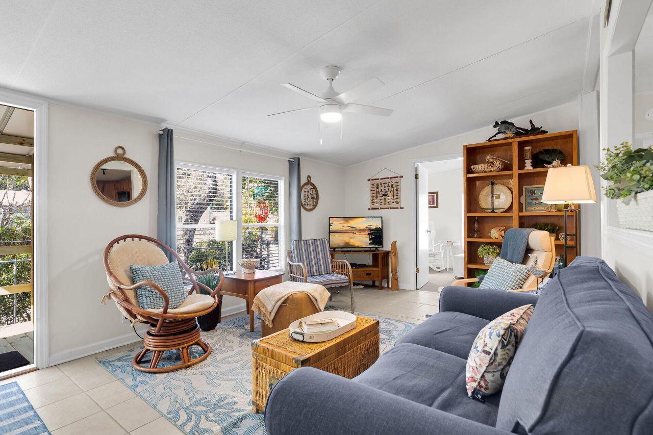 11 Oakwood Avenue, Key Largo, FL 33037 Photo