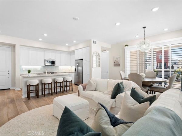 27466 Mercantile Court, Unit 204, Valencia, CA 91381