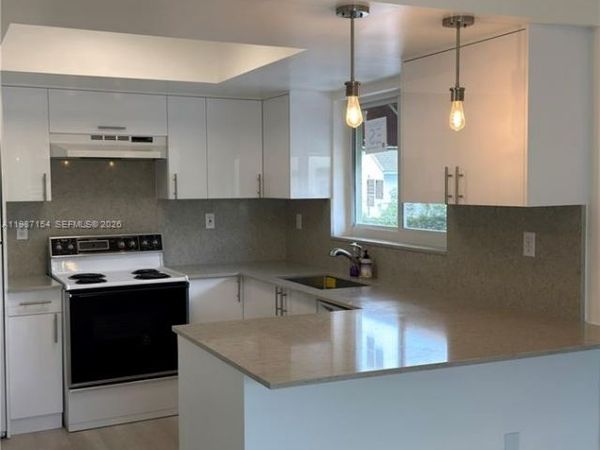 11163 NW 7th St, Unit 201-19, Miami, FL 33172