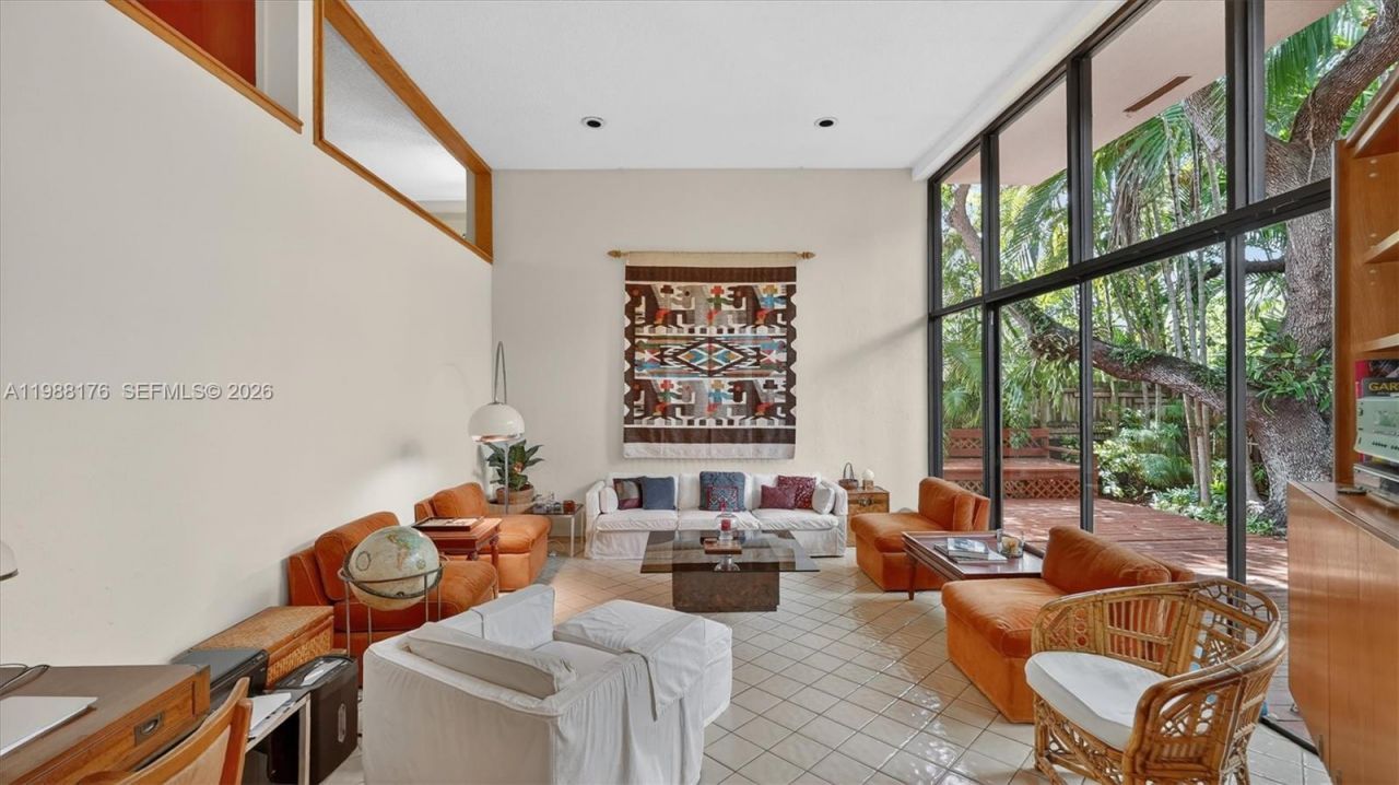 1753 Nocatee Dr, Miami, FL 33133 Photo