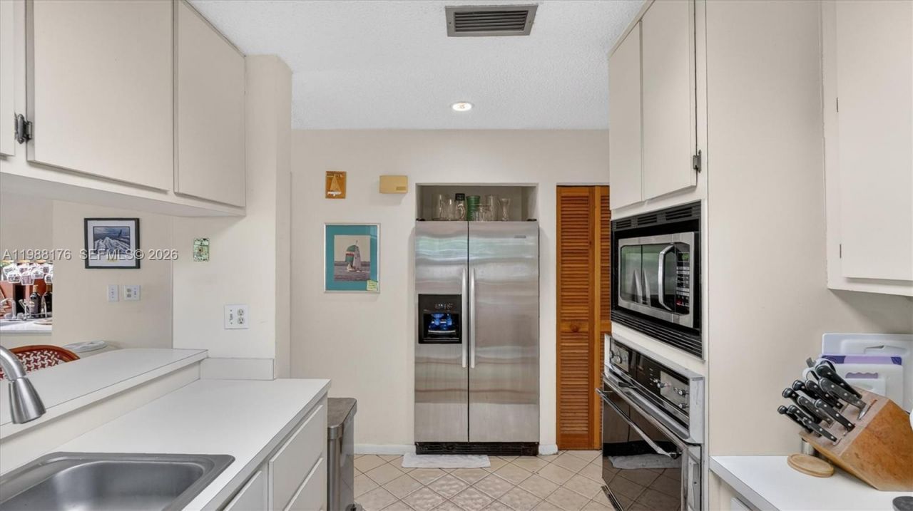 1753 Nocatee Dr, Miami, FL 33133 Photo