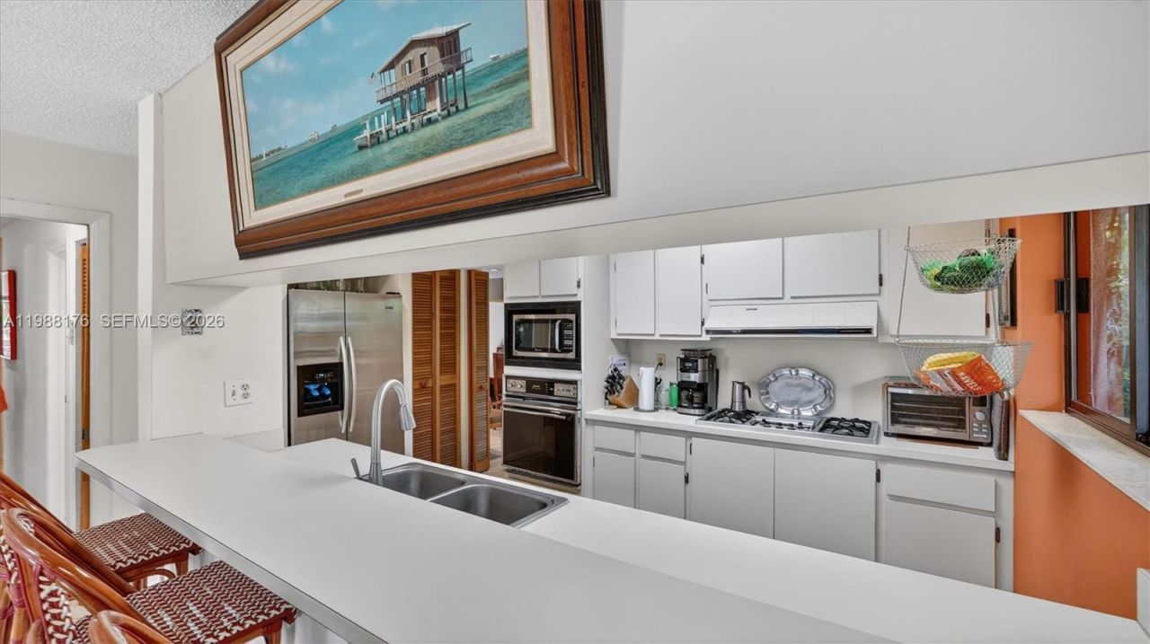 1753 Nocatee Dr, Miami, FL 33133 Photo