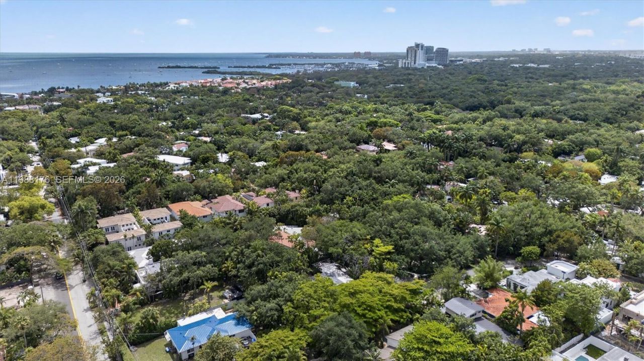 1753 Nocatee Dr, Miami, FL 33133 Photo