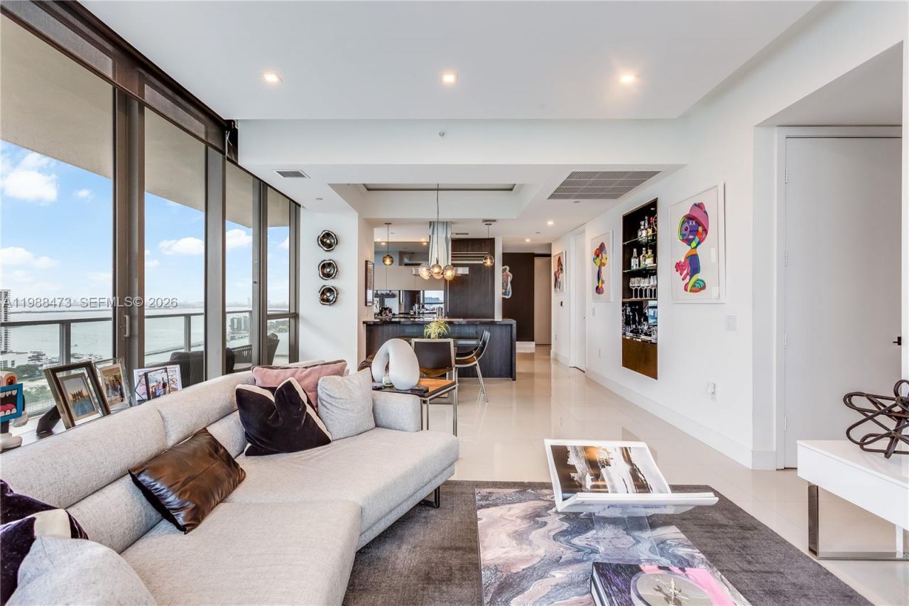 1100 Biscayne Blvd , Unit 2708, Miami, FL 33132 Photo