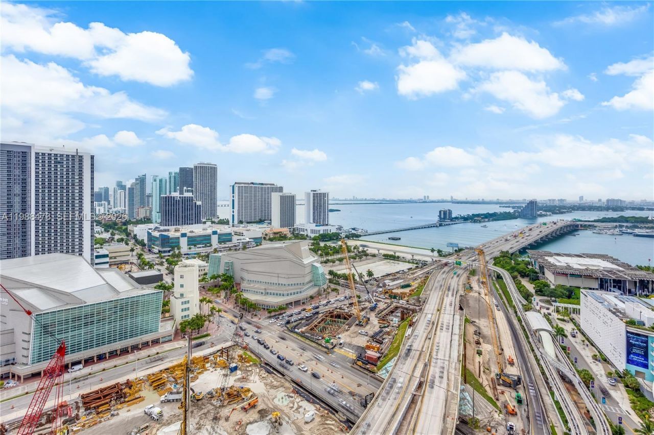 1100 Biscayne Blvd , Unit 2708, Miami, FL 33132 Photo