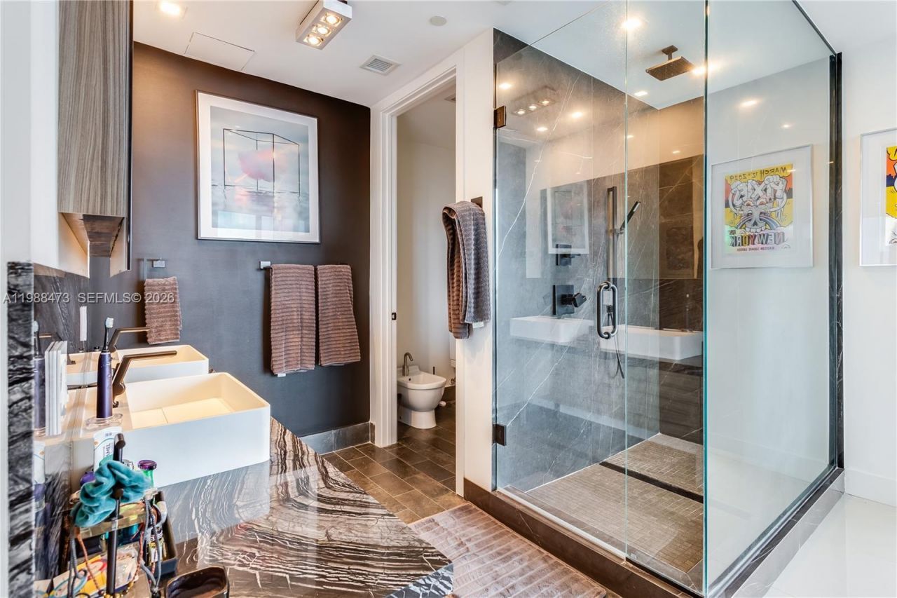 1100 Biscayne Blvd , Unit 2708, Miami, FL 33132 Photo