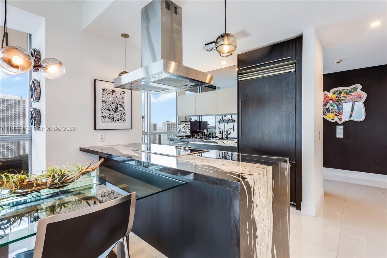 1100 Biscayne Blvd , Unit 2708, Miami, FL 33132 Photo